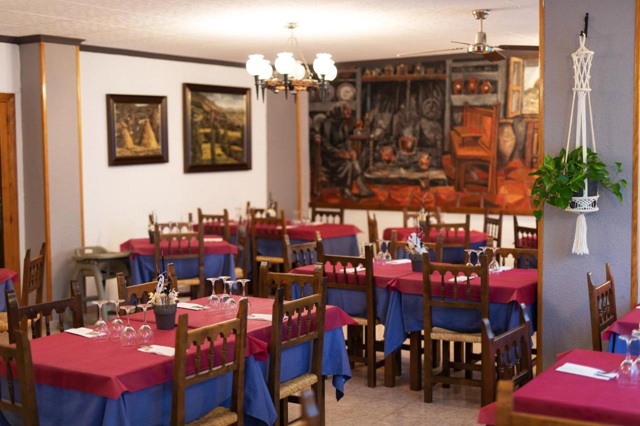 Hotel Cinca Ескалона Екстер'єр фото