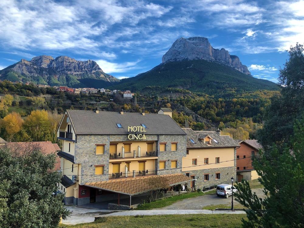 Hotel Cinca Ескалона Екстер'єр фото