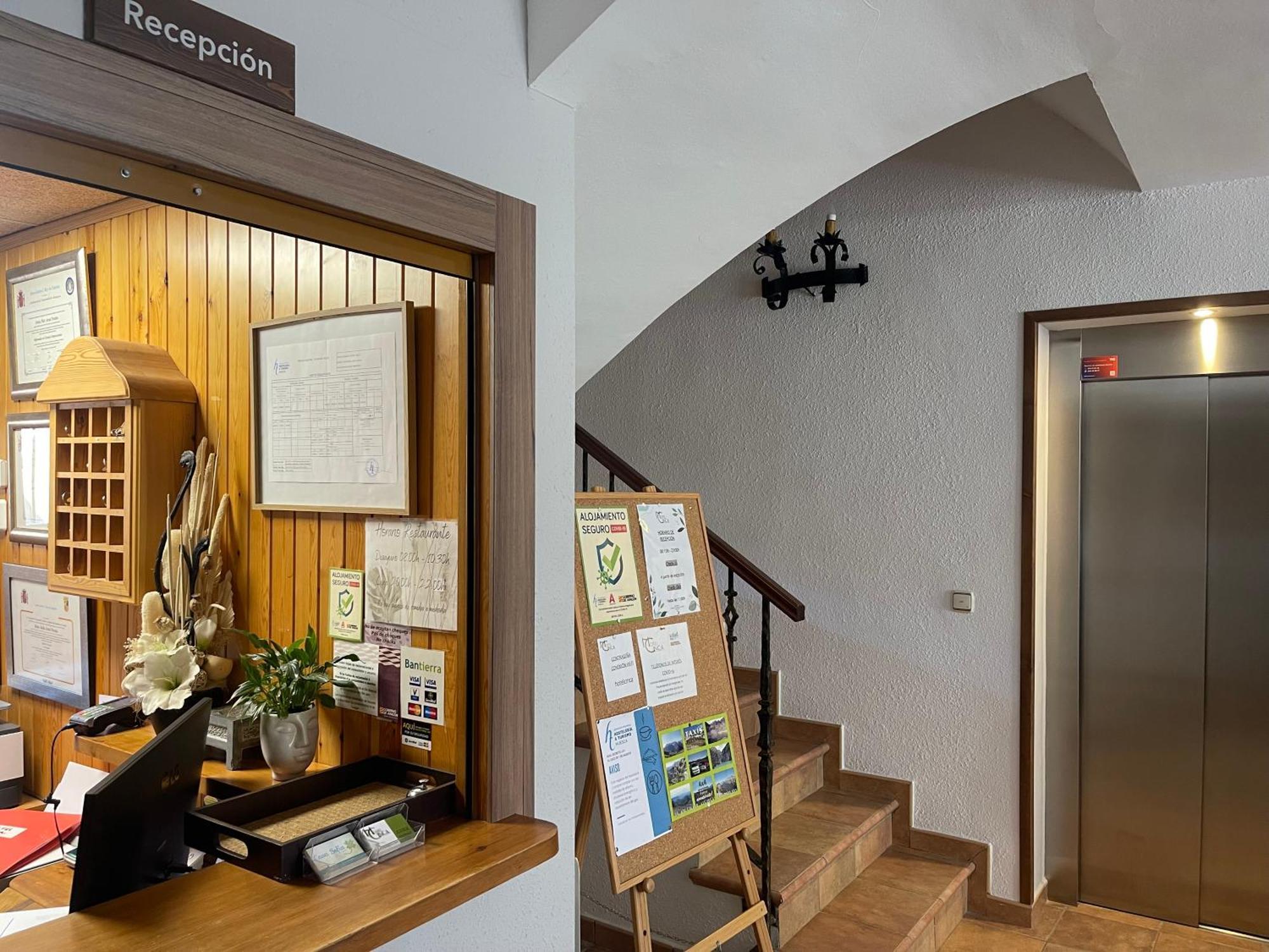 Hotel Cinca Ескалона Екстер'єр фото