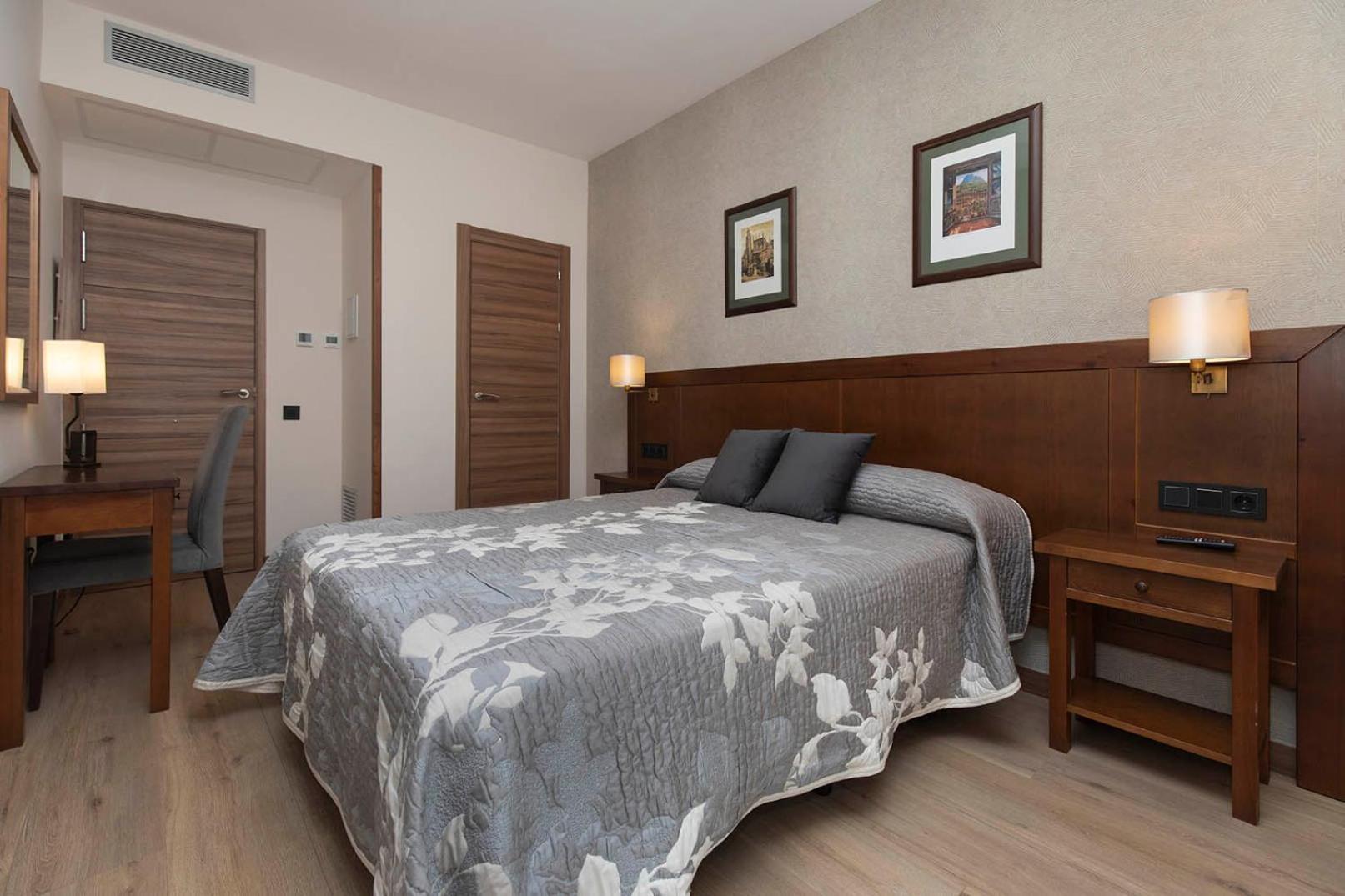 Hotel Cinca Ескалона Екстер'єр фото