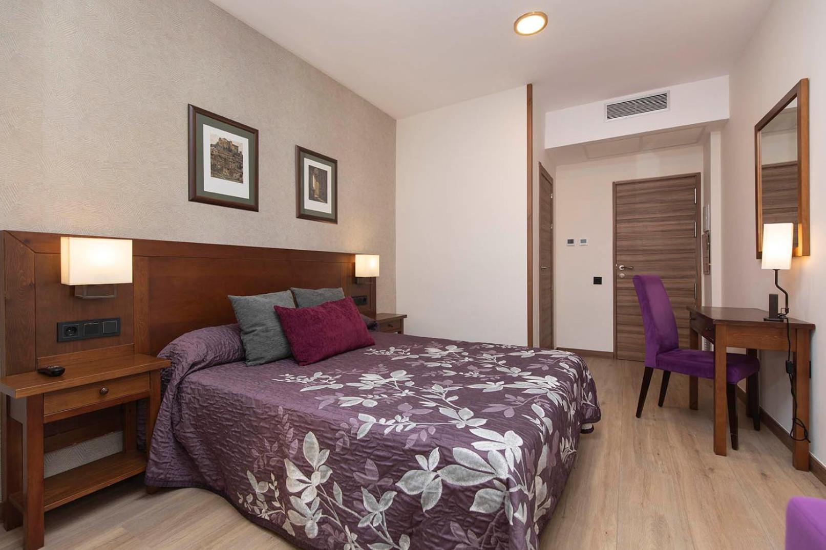 Hotel Cinca Ескалона Екстер'єр фото