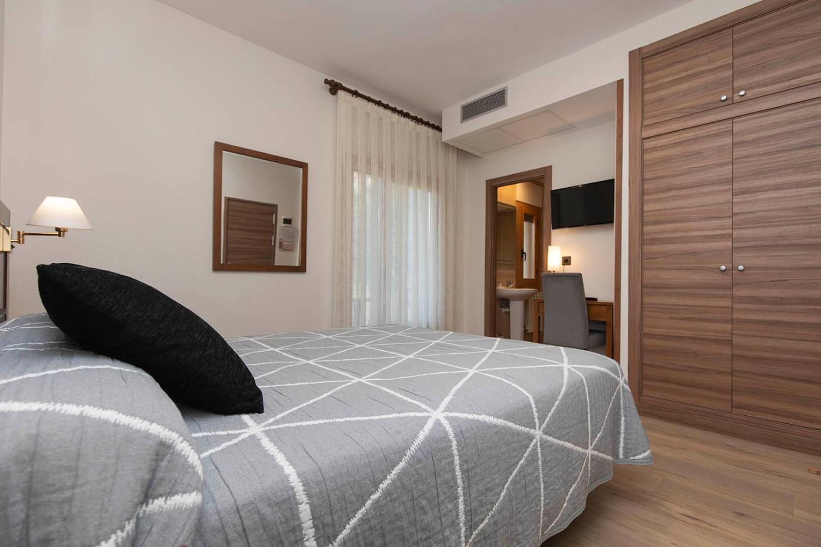 Hotel Cinca Ескалона Екстер'єр фото