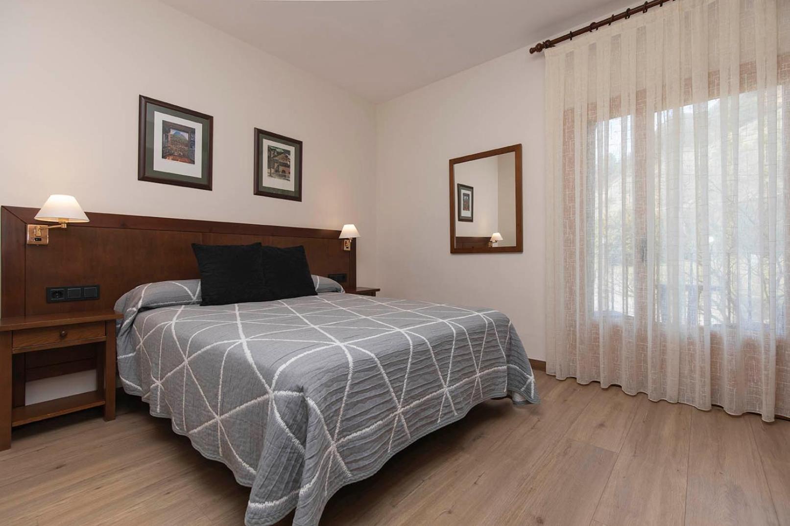 Hotel Cinca Ескалона Екстер'єр фото